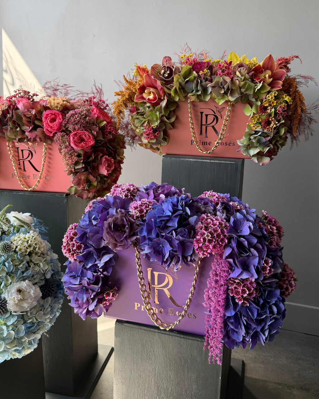 Prime Roses Luxury Flower Handbag – Purple Elegance