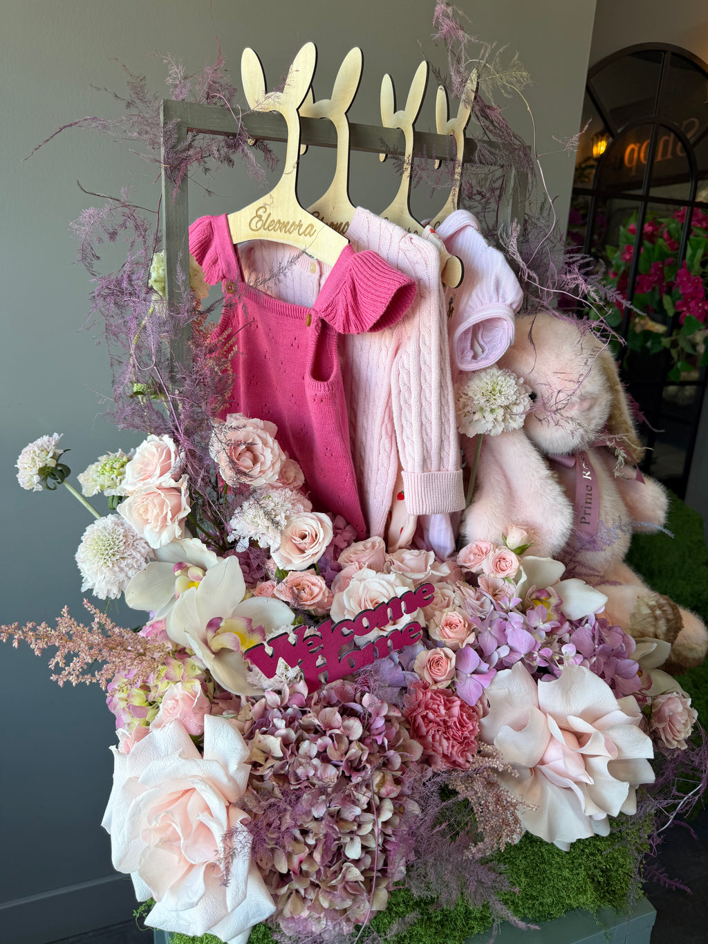 Welcome Little One – Custom Baby Floral Gift Display