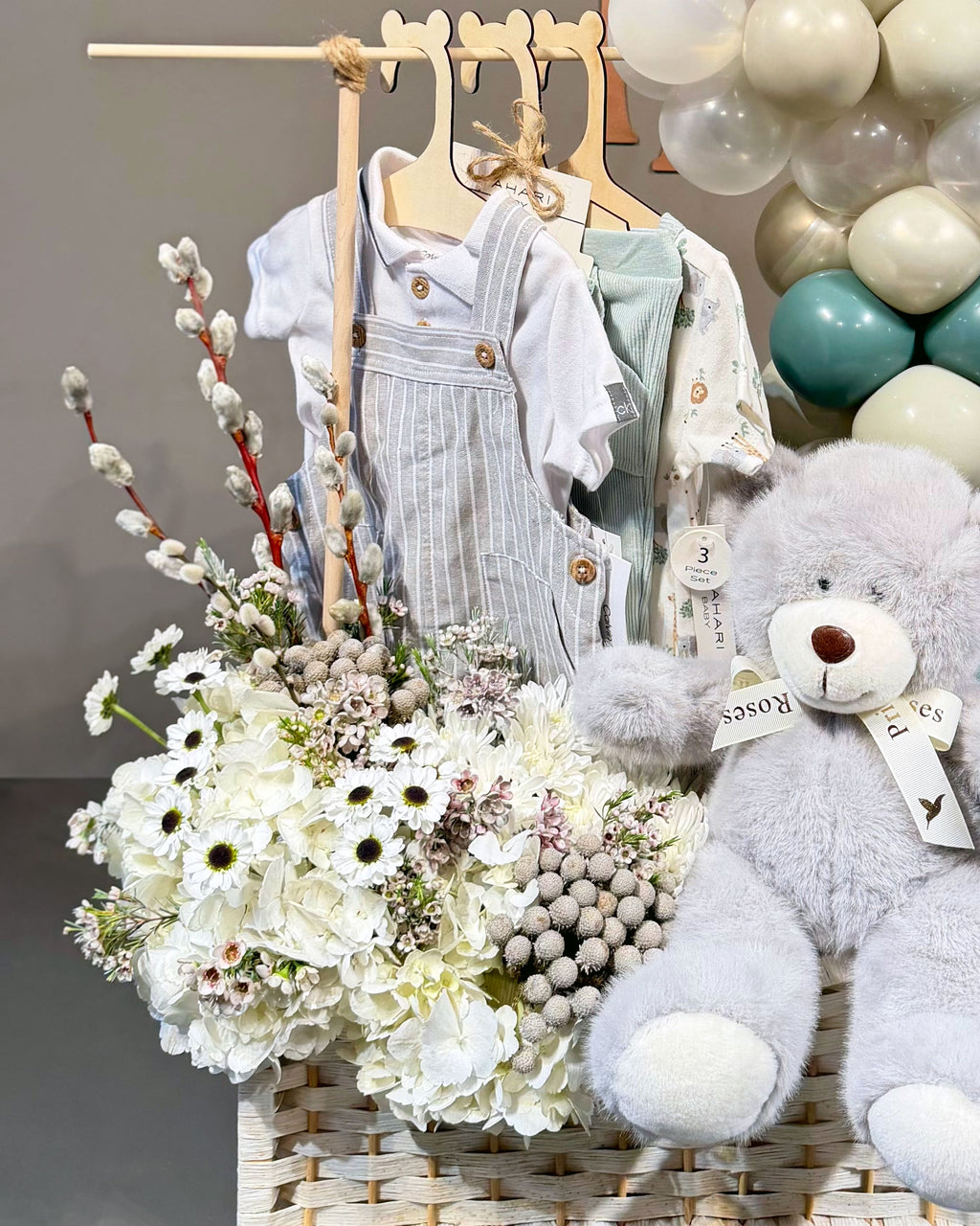 Sage & Pearl Welcome Hamper