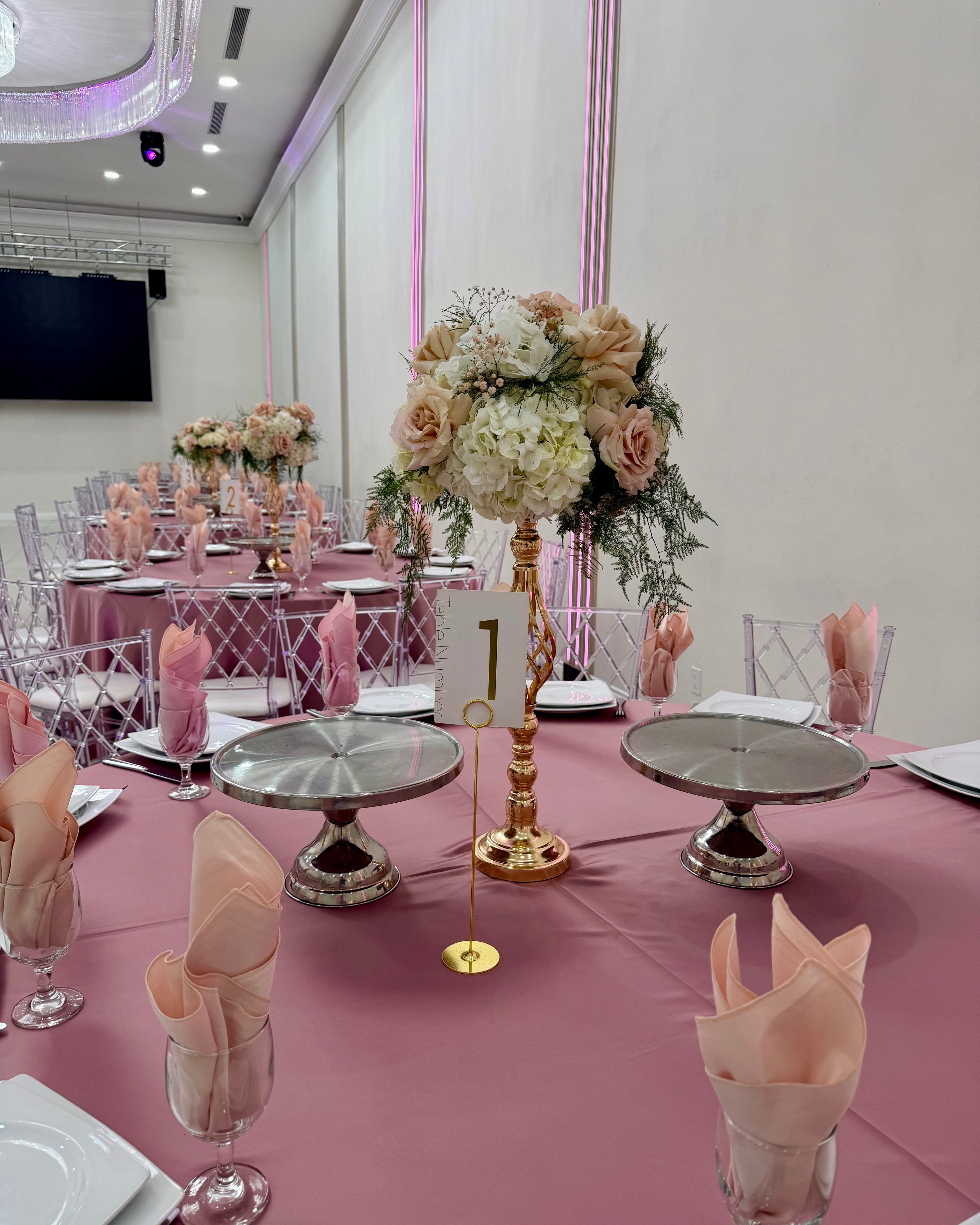 Blush Cloud Centerpiece